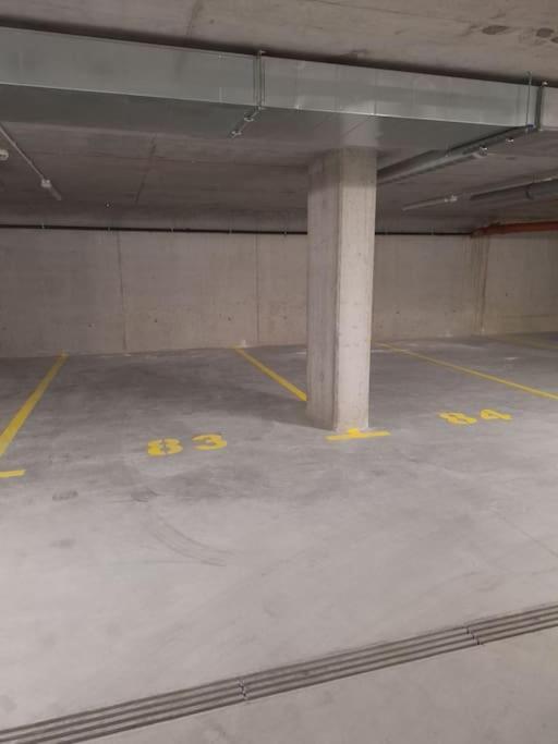 Apartment New Funcional Easy High Standard Free Garage Parking *